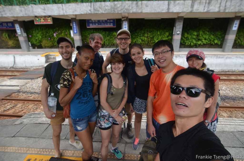 the group photo at the beginning of the hike. There is one person not in the photo. I'm posting this one because I think it's the only one that I don't have the goofy hat on. 